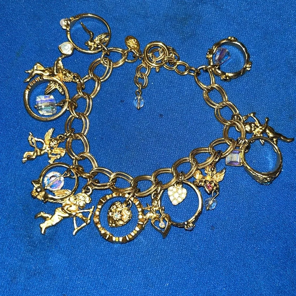 Kirks Folly charm bracelet crystal gold rings hearts cherubs dangles -Bnwot - Picture 9 of 15